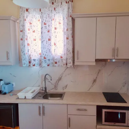 Moros * Ájosz Sztéfanosz