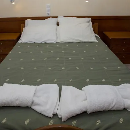 Moros * Ájosz Sztéfanosz