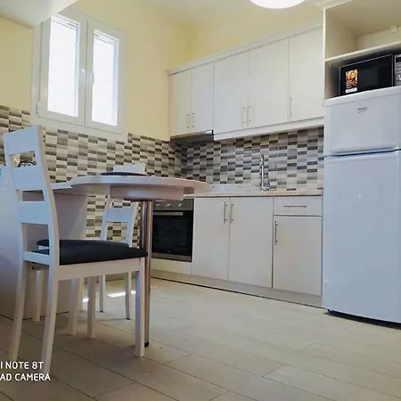 아파트 Moros 에이지오스스테파노스