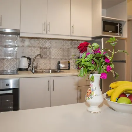 Moros Apartment